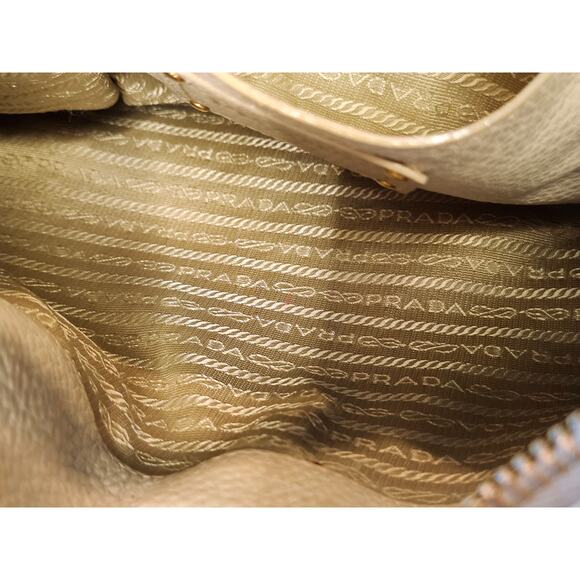 Prada Vitello Daino Tote White Cream Leather with Crossbody Strap Work Bag - Picture 13 of 16